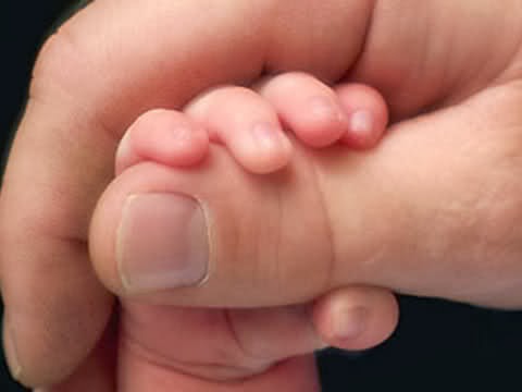 Alessandira: in ospedale tagliano per sbaglio il dito ad un neonato