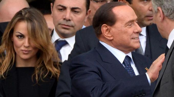Silvio Berlusconi si opererà: parla la fidanzata Francesca Pascale