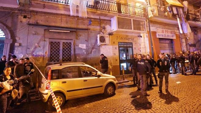 Sparatoria a Napoli, Sanità: esplosi 20 colpi di pistola
