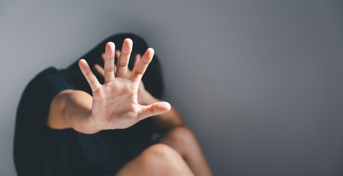 Castellammare, giovane segregata in cantina: 26enne accusato di violenza