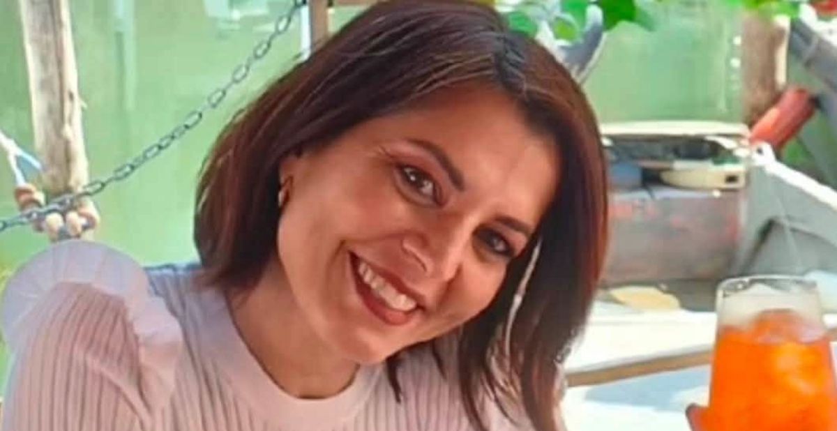 Lorena Isceri torna a Squinzano: la madre stringe il suo orsacchiotto